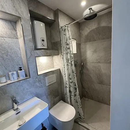 204 Dersert Rose Apartment *